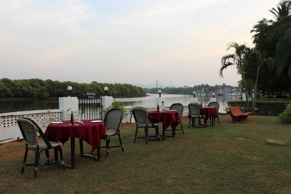 The Byke Old Anchor Beach Resort & Spa Cavelossim Exterior foto
